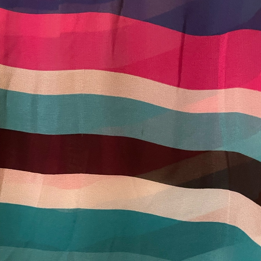 Colorful Torrid tank. Size 1. Good condition. Sheer fabric. 100% polyester - Picture 3 of 3